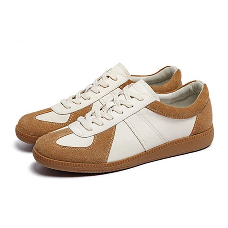 Sneakers vintage anni '70: stile senza tempo, adrenalina su tavola, un tuffo nel passato con brio!
